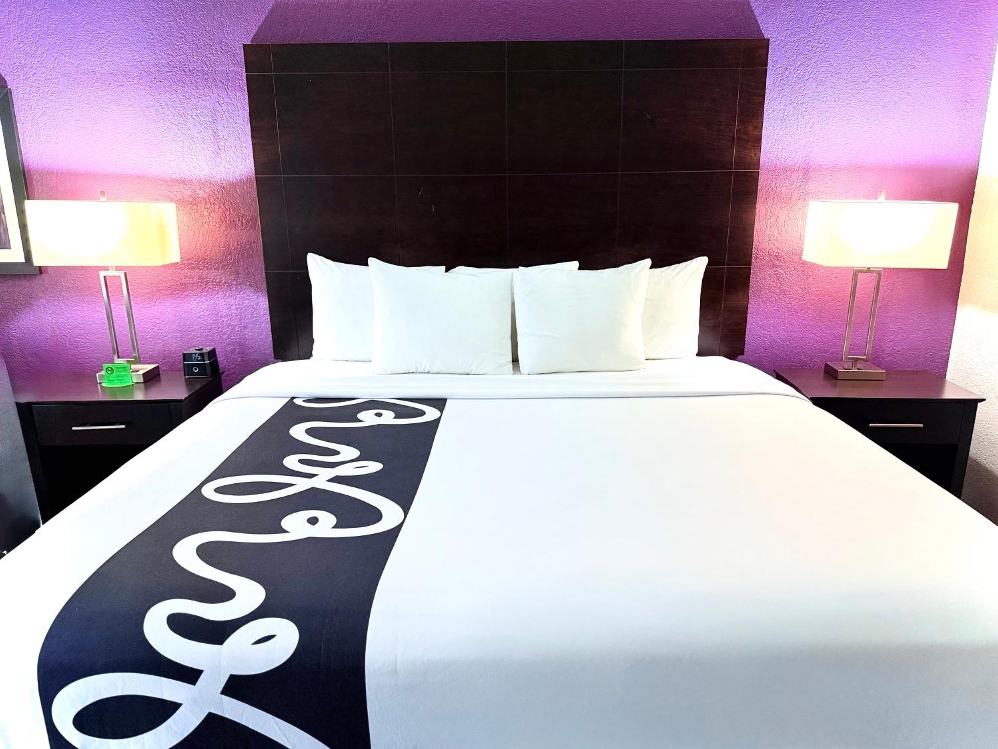 La Quinta By Wyndham Orlando Universal Area - Free Shuttle To Universal Екстер'єр фото