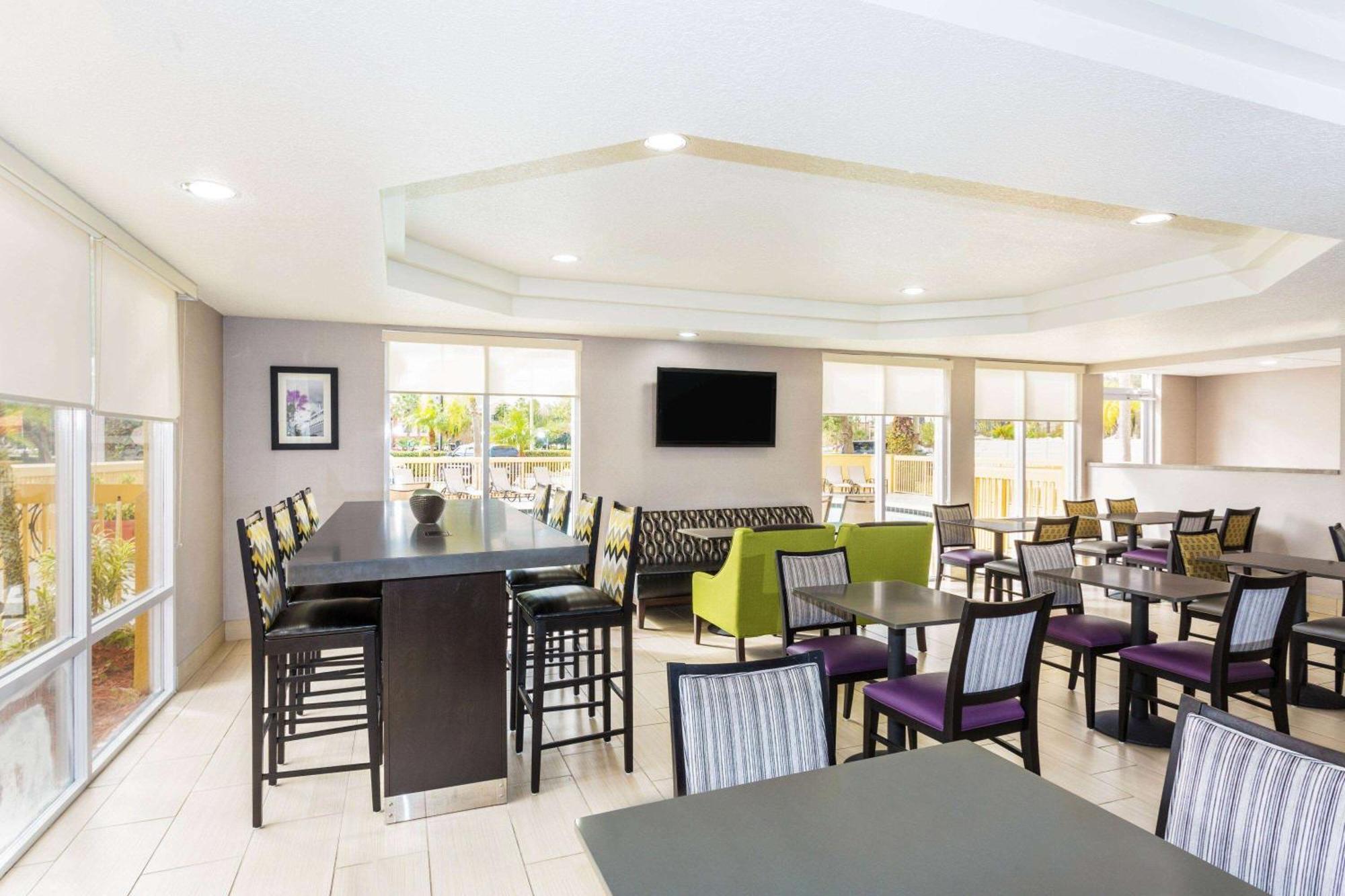 La Quinta By Wyndham Orlando Universal Area - Free Shuttle To Universal Екстер'єр фото